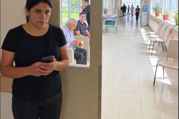 A férjem éjfélkor sírva hívott: az apja sztrókot kapott, haldoklik. Utaljam át neki a háromszázezer pesót — és eszembe se jusson megjelenni a kórházban.